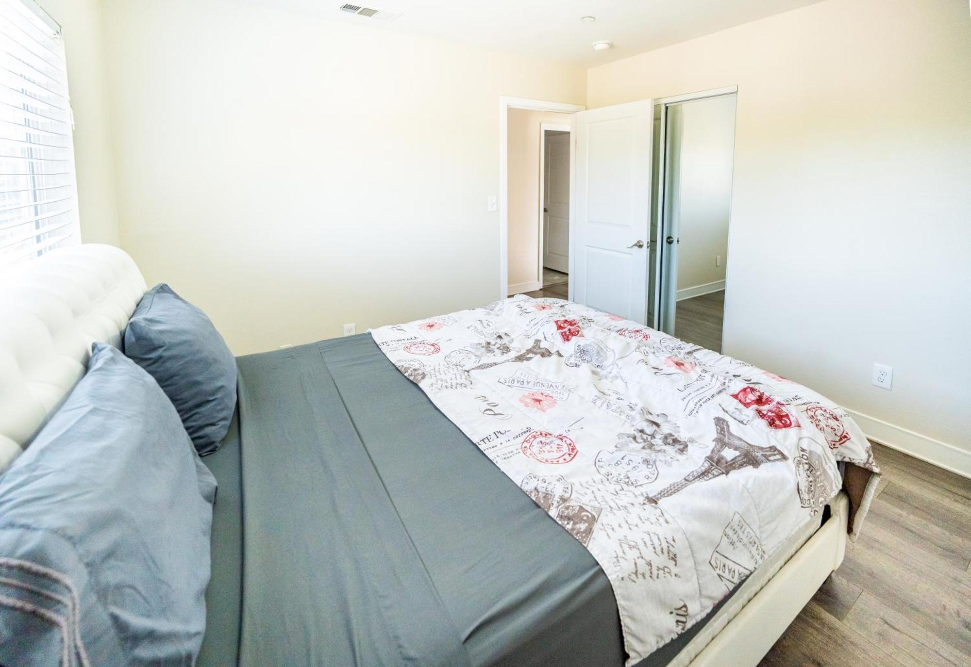 Spacious 5 Bedroom 3 Bath For Large Groups By Dt La Apartamento Los Ángeles